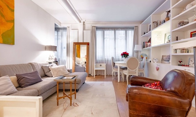 Batignolles Apartment | Twilight Glow, by Veeve