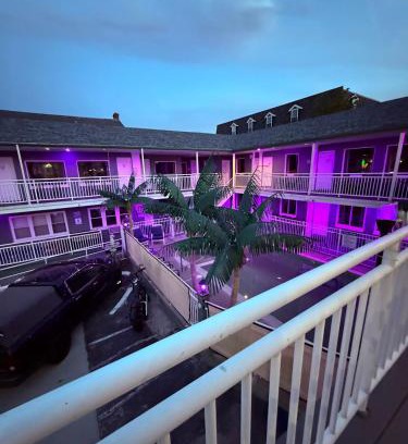 Wildwood Hotel | Twilight Motel