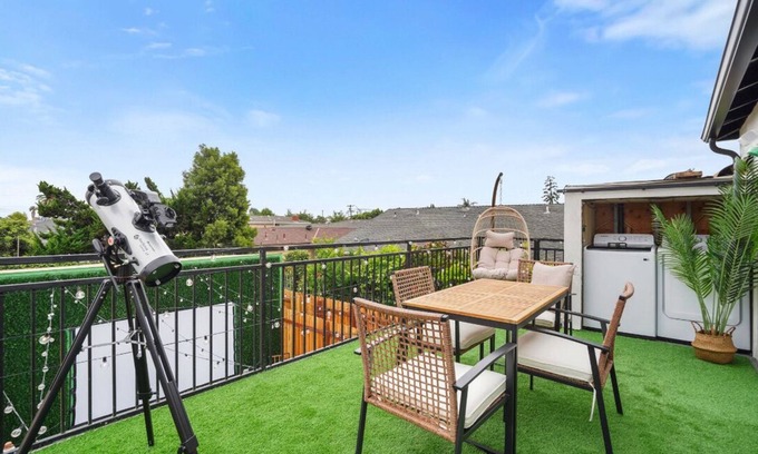 Hawthorne Apartment | Twilight Terrace - Telescope - 15 Min to Beach