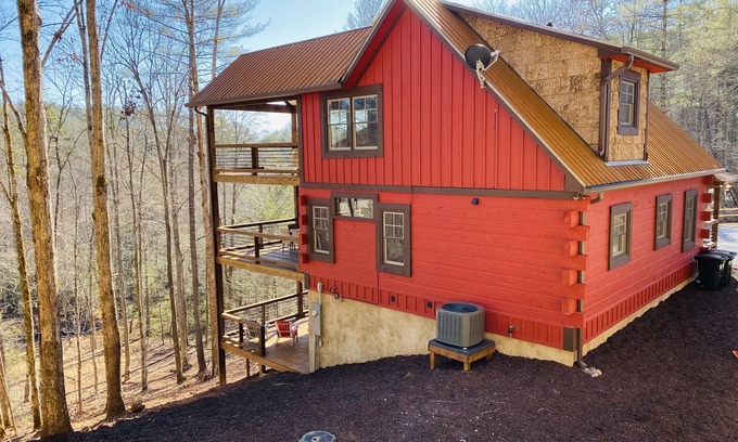 Blue Ridge Cabin | Twin Creeks Dream ~ Creek Front Modern LUXURY ~ Playground, Hot tub, Fire pit!