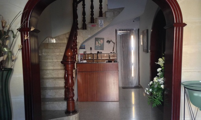 Rabat House | Twin/Double Room with Private Bathroom close to Mdina