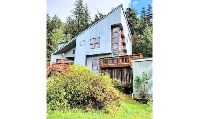 Salmon Creek House | Twin Lakes Home