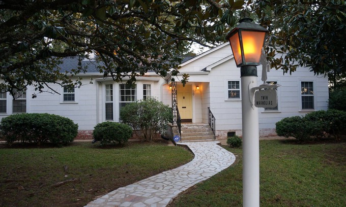 Sylacauga House | Twin Magnolias - Fully Remodeled early 20th Century home in downtown Sylacauga!