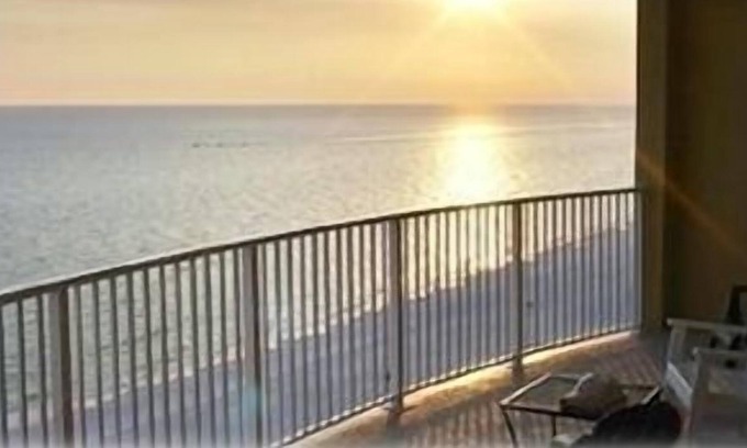 Long Beach Condo | Twin Palms--Luxurious, Beachfront Condo--Exlarge Balcony
