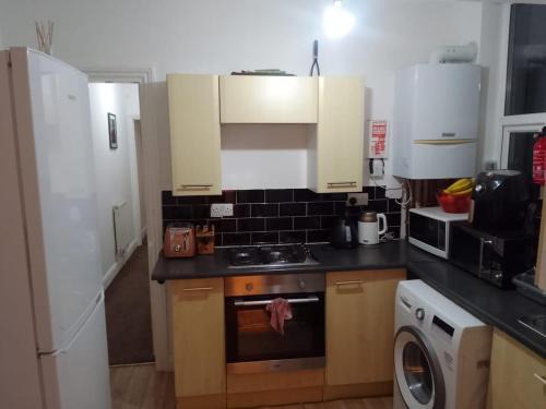 Edgbaston Apartment | Twin room at Sandon road