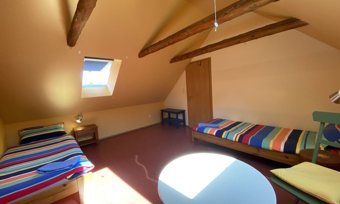 Amt Neuhaus Bed & Breakfast | Twin room-Basic-Private Bathroom-Woodland view-Zimmer 3