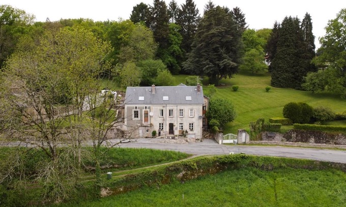 Bersac-sur-Rivalier Bed & Breakfast | Twin room ensuite with views across the valley and Ambersac mountains.