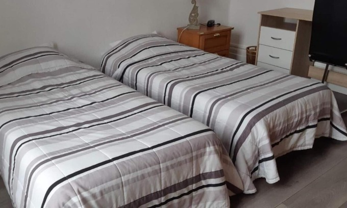 Thiers House | Twin room