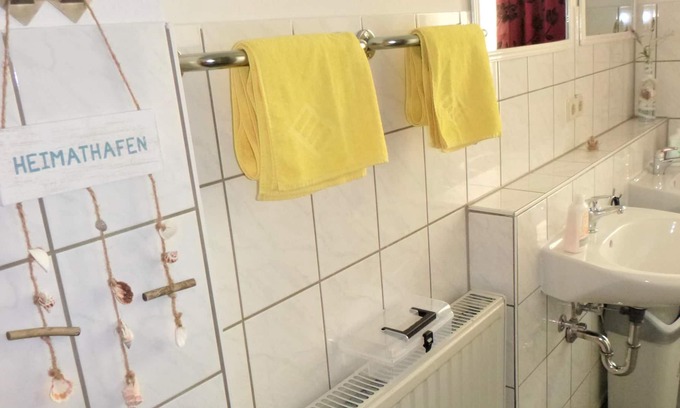 Mitte Apartment | Twin room-Shared Bathroom-Zi 3-8 Hintergebäude