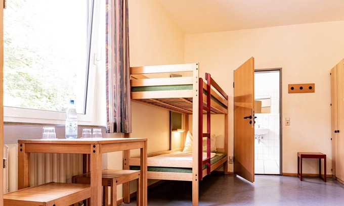 Waldeck Apartment | Twin room with private shower room