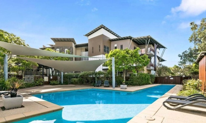 Twin Waters Apartment | Twin Waters★Amazing Views★5 mins to Beach★Free WiFi★Netflix★Pools★Parking★