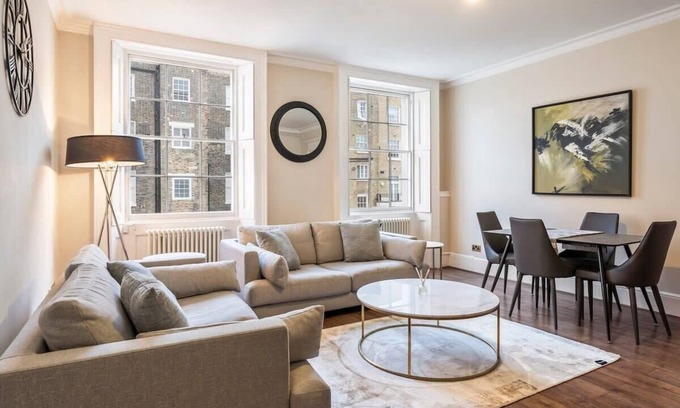 Belgravia Apartment | Two Bed Apartment in Belgravia with Balcony