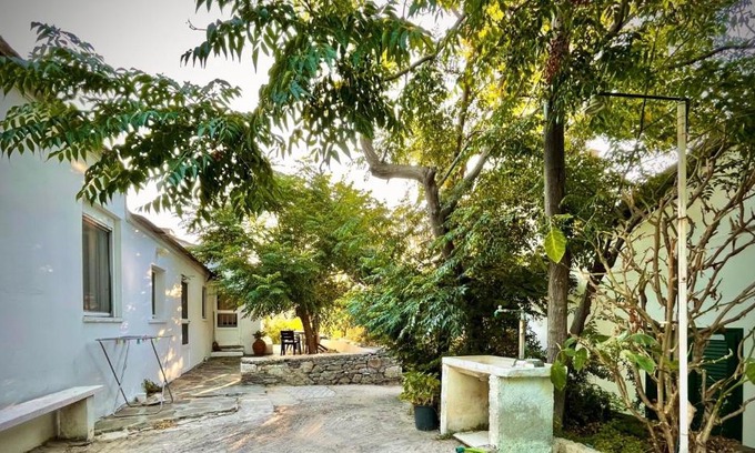 Ikaria House | Two Bedroom 2 Bathroom House
