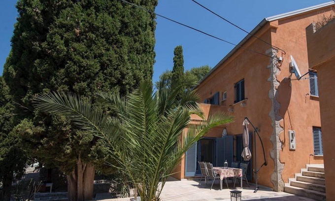 Veli Losinj Apartment | Two bedroom apartment with terrace Veli Lošinj, Lošinj (A-21187-c)