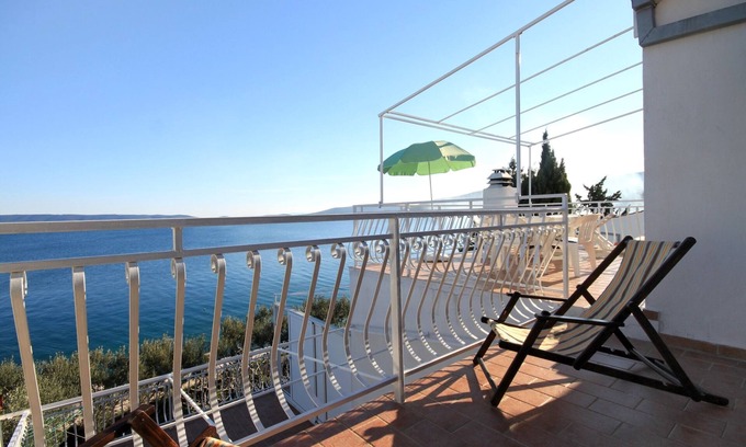 Seget Vranjica Apartment | Two bedroom apartment near beach Seget Vranjica, Trogir (A-1051-d)