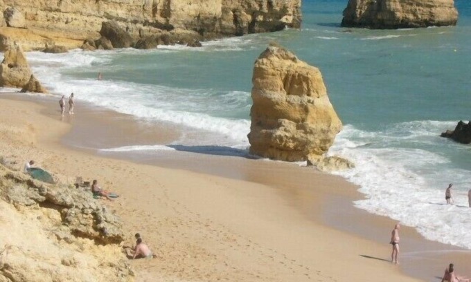 Albufeira Apartment | Two bedroom apartment, communal pool, separate children's pool and walk to beach