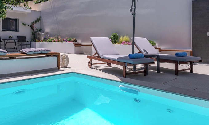 Nafplion City Centre Apartment | Two Bedroom Apartment with Garden View | FD Luxury Suites Nafplio