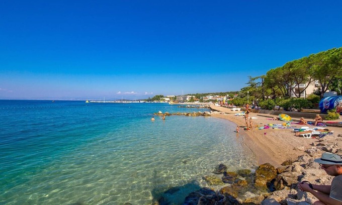 Gabonjin Apartment | Two bedroom apartment with terrace Gabonjin, Krk (A-23523-a)