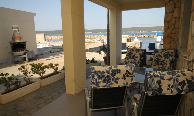Nevidane Apartment | Two bedroom apartment with terrace and sea view Neviđane, Pašman (A-8453-a)