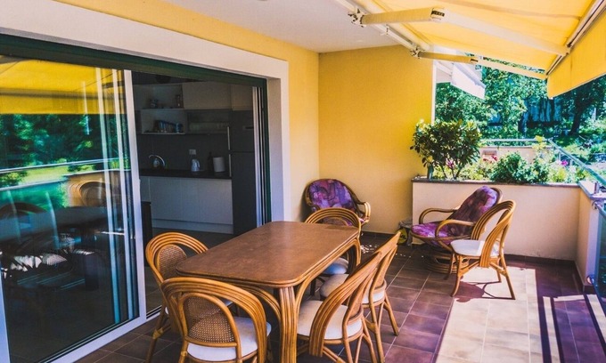 Municipality of Omisalj Apartment | Two bedroom apartment near beach Omišalj, Krk (A-21946-a)