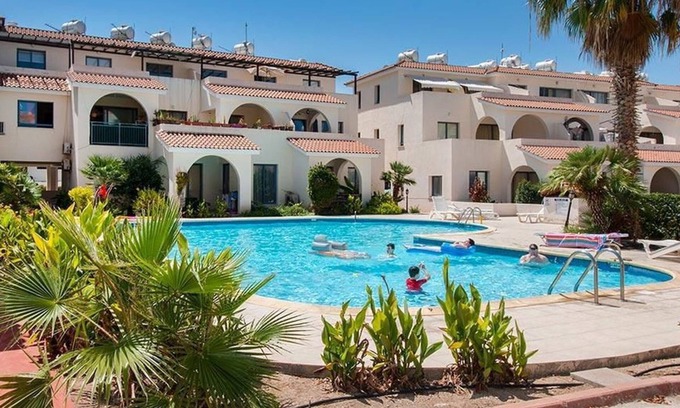 Universal Apartment | Two bedroom apartment in Paphos with communal pool