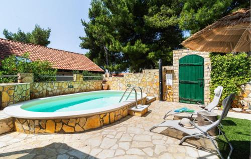 Ivan Dolac Apartment | Two-Bedroom Apartment In Ivan Dolac