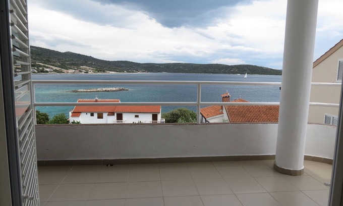 Sevid Apartment | Two bedroom apartment near beach Sevid, Trogir (A-18168-d)