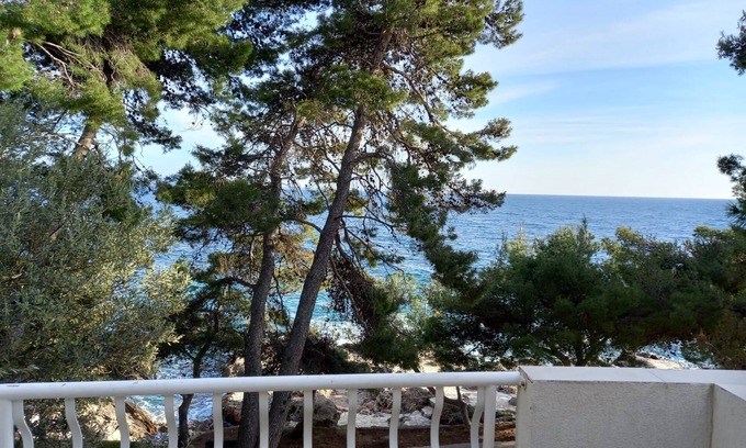 Ivan Dolac Apartment | Two bedroom apartment near beach Ivan Dolac, Hvar (A-21269-e)