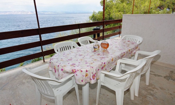Gdinj Apartment | Two bedroom apartment near beach Cove Pobij, Hvar (A-5712-a)
