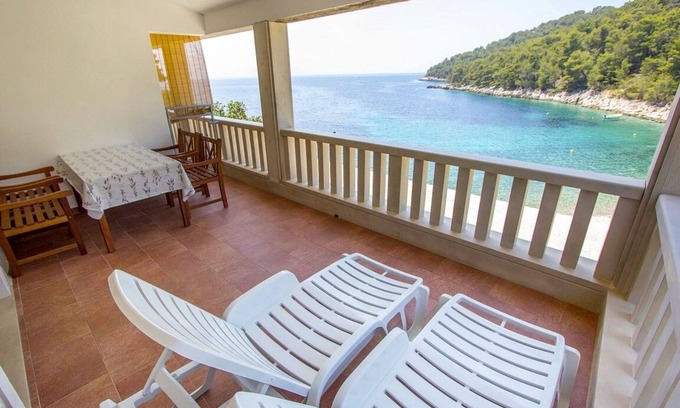 Gdinj Apartment | Two bedroom apartment near beach Cove Skozanje, Hvar (A-5713-d)
