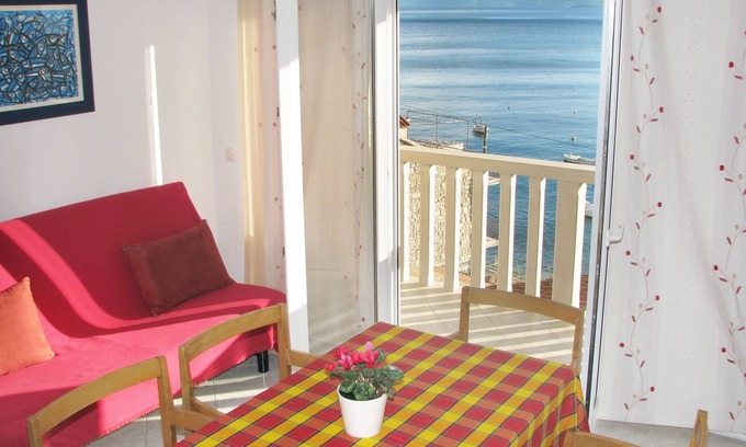Bol Apartment | Two bedroom apartment near beach Bol, Brač (A-2905-a)