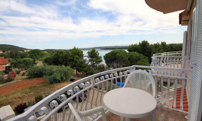 Kraj Apartment | Two bedroom apartment near beach Kraj, Pašman (A-334-d)