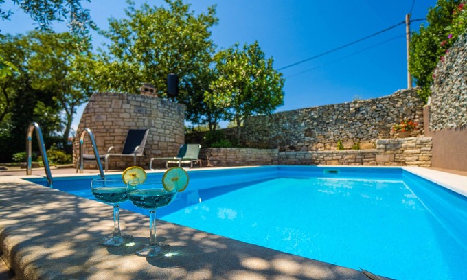 Krnica Apartment | Two bedroom apartment with balcony Krnica, Marčana (A-7357-d)
