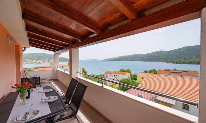 Poljica Apartment | Two bedroom apartment with terrace and sea view Poljica, Trogir (A-11103-b)