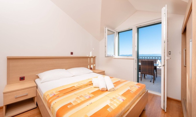 Tucepi Apartment | Two bedroom apartment with balcony and sea view Tučepi, Makarska (A-3193-b)