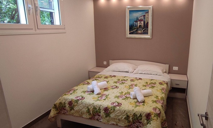 Punat Apartment | Two bedroom apartment with terrace Punat, Krk (A-5410-c)