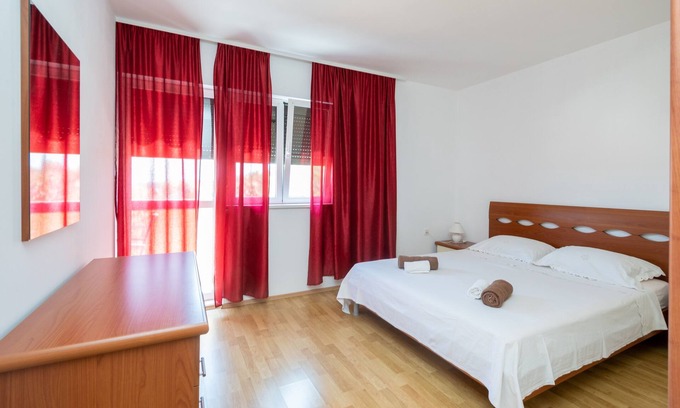 Island Dugi Otok Apartment | Two bedroom apartment with balcony and sea view Sali, Dugi otok (A-16324-a)