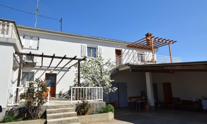 Nenadici Apartment | Two bedroom apartment with terrace Nenadići, Krk (A-19373-a)