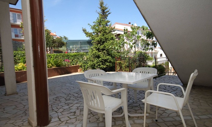 Vintijan Apartment | Two bedroom apartment with terrace Pula (A-7647-a)