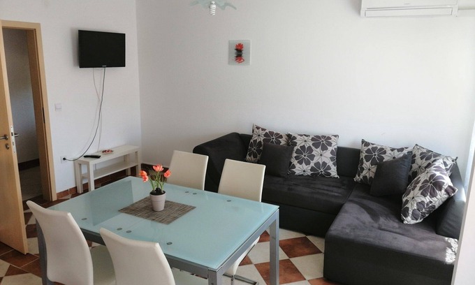 Vir Apartment | Two bedroom apartment with balcony and sea view Vir (A-20183-b)