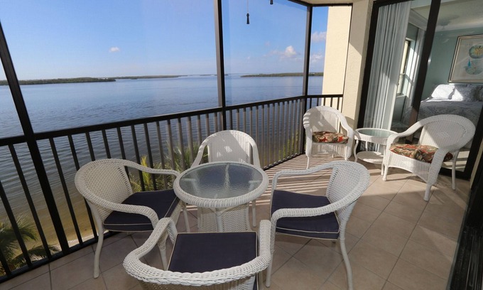 Punta Rassa Condo | Two Bedroom, Bayfront Condo - Sanibel Harbour Resort 514- H