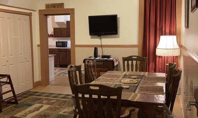Buffalo Apartment | Two Bedroom, Double Queen - Converted1894 Historic Hotel, Downtown Buffalo Suite