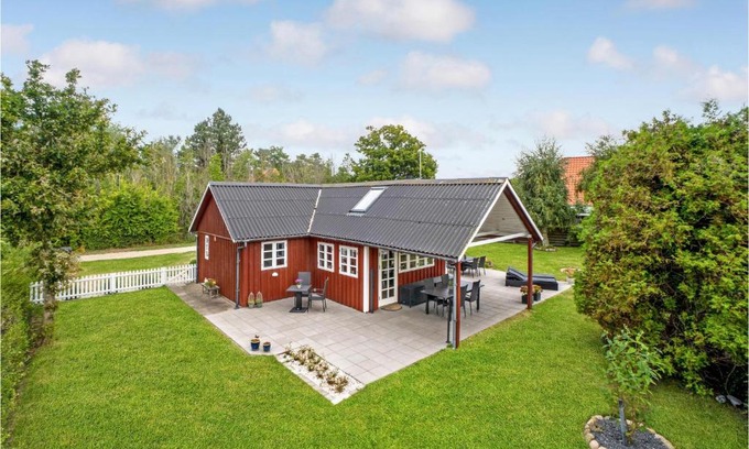 Reersø House | Two-Bedroom Holiday Home In Gorlev