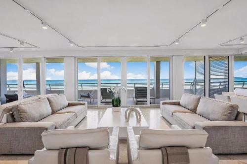 Palm Beach Apartment | Two Bedroom Oceanfront Condo in Palm Beach