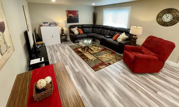 Pasco Apartment | Two-Bedroom Pearl Suite all to Yourself!