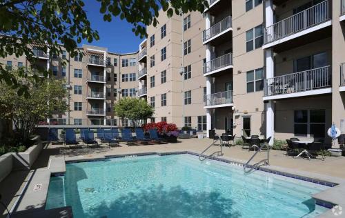 Central Business District Apartment | TWO CozySuites at the Banks with Pool 18