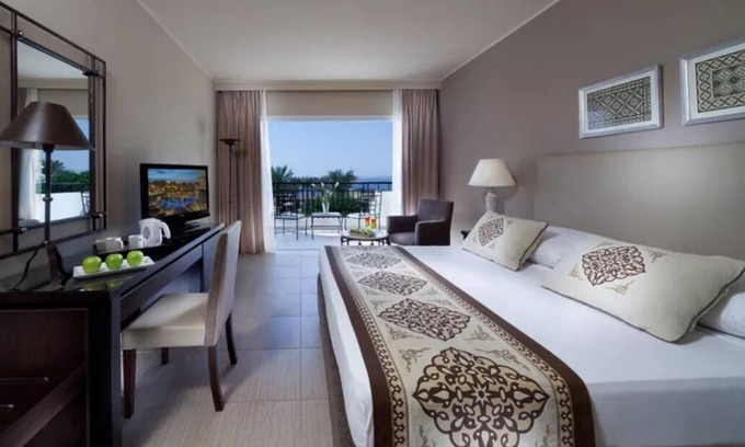 El Hadaba House | Two Family-Friendly Rooms | Private Beach, Pools, Spa, Tennis, Shows & Kids Club