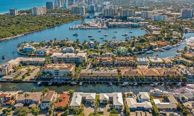 Coral Ridge Apartment | Two-floor Suite Heated Pool Dock Access Quiet Neighborhood Saltaire One Resldences