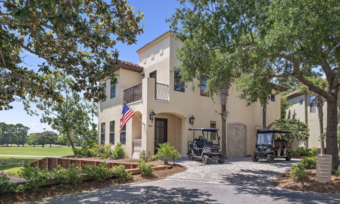 Villa Lago House | Two Golf Carts ~ Golf Course Views ~ Community Pool