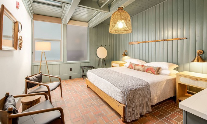 Poulsbo House | Two hotel suites in historic downtown with 2 kitchenettes, parking, & free WiFi